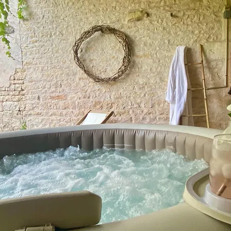 Nocleg ze śniadaniem Le Domaine Des Tilleuls Mareuil (Charente)
