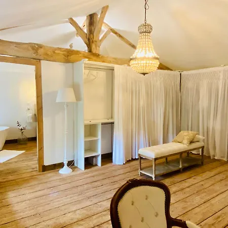 Le Domaine Des Tilleuls فندق مبيت وإفطار Mareuil (Charente)