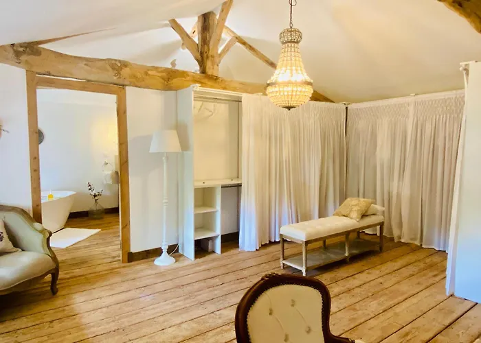 Le Domaine Des Tilleuls Bed and breakfast Mareuil (Charente)